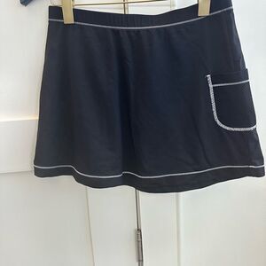 City Tech black leisure skirt with side pocket. Size small